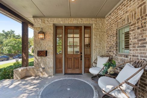 4-6247-belmont-avenue-dallas-tx-front-porch