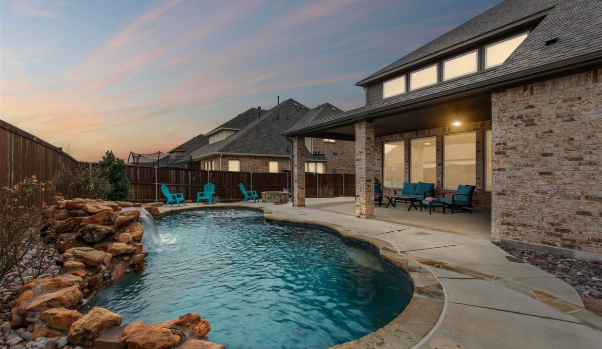 40-1306-middleton-drive-rockwall-tx-home-pool