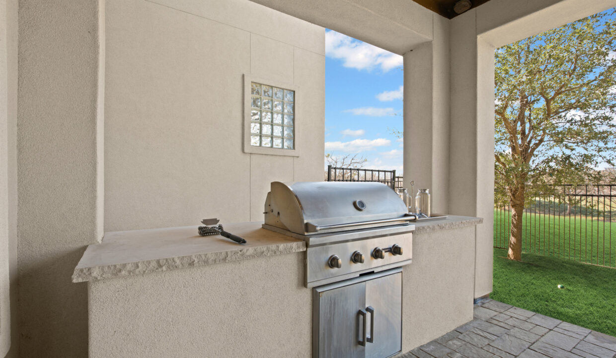 41-4887-cloudcroft-lane-irving-tx-outdoor-kitchen
