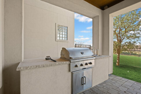 41-4887-cloudcroft-lane-irving-tx-outdoor-kitchen