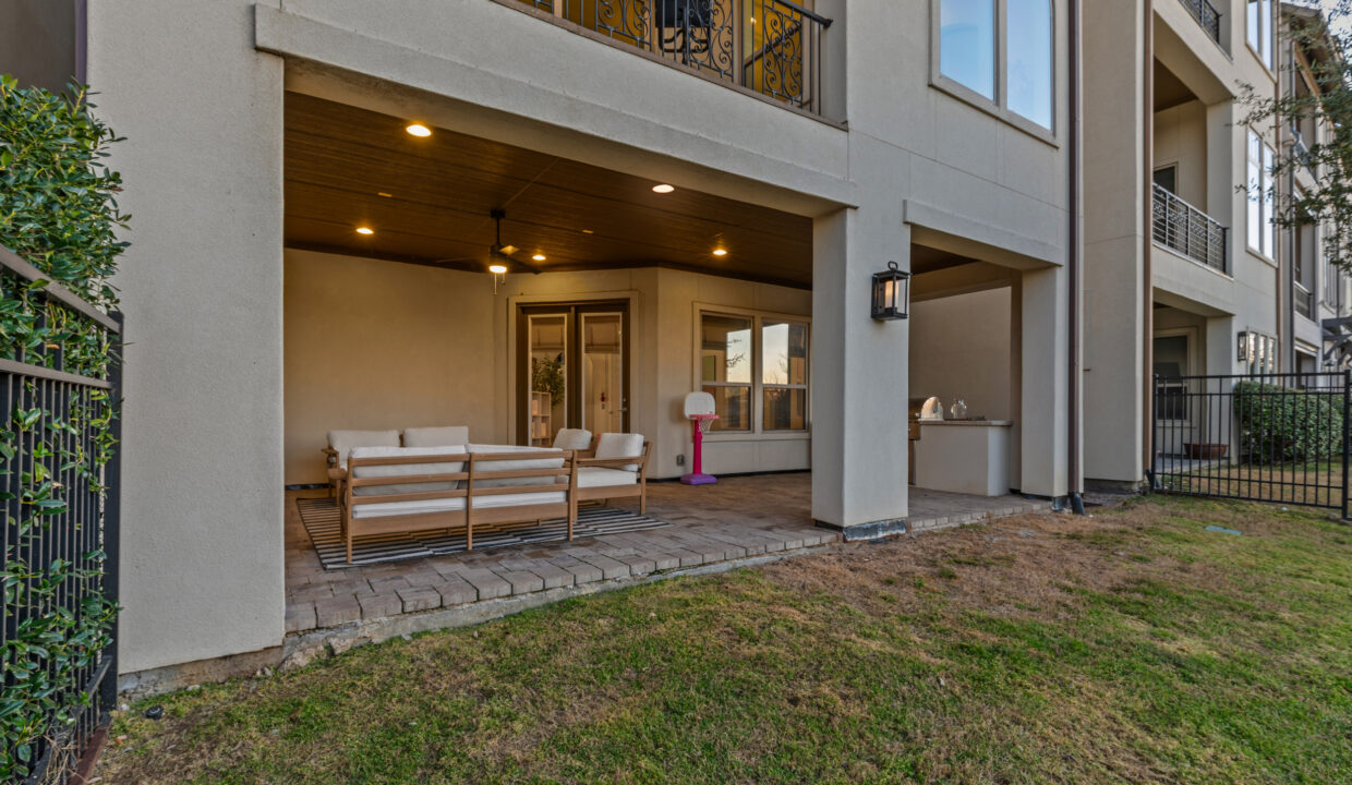 43-4887-cloudcroft-lane-irving-tx-patio