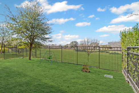 44-4887-cloudcroft-lane-irving-tx-yard