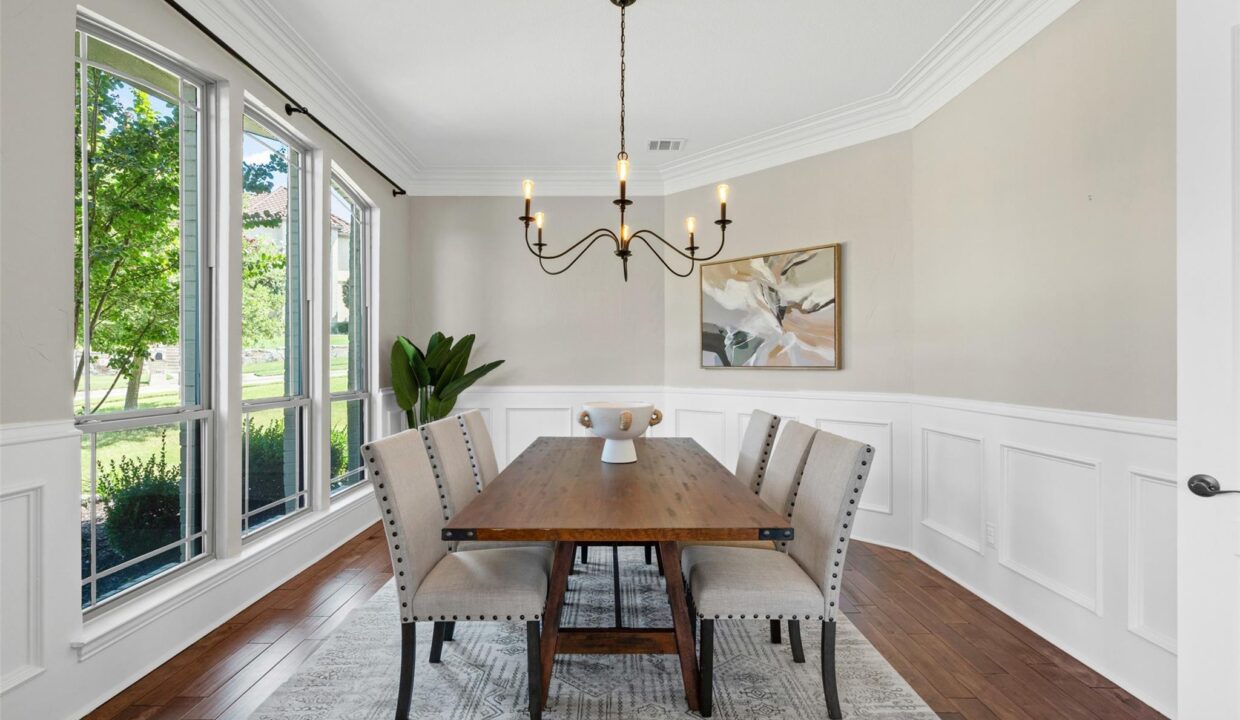 2413 Versailles Drive Heath, TX dining room