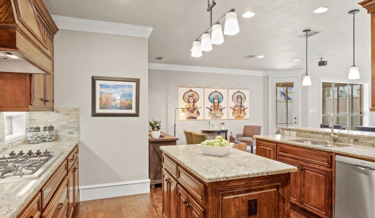 8-6346 -velasco-avenue-dallas-tx-kitchen