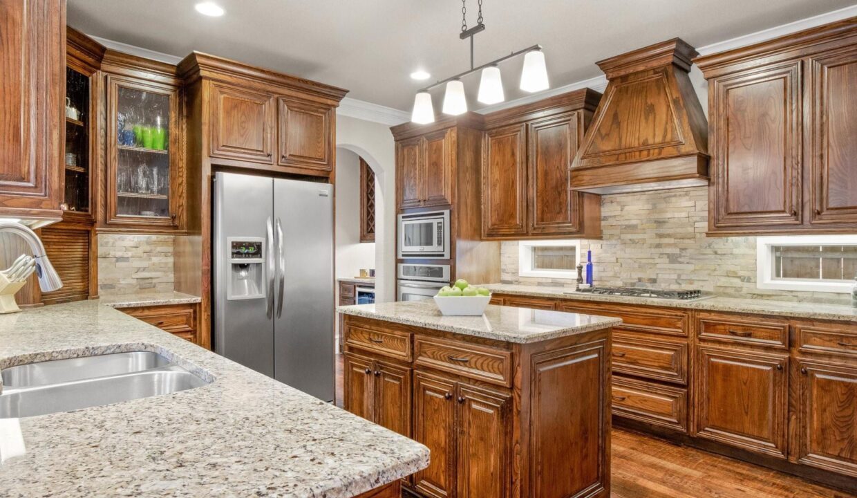 9-6346 -velasco-avenue-dallas-tx-kitchen