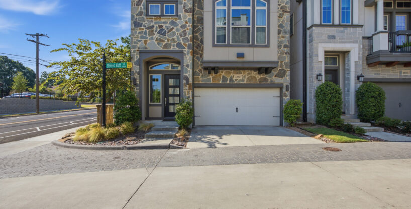 Updated Oak Cliff Townhome – 1802 Stevens Bluff Lane | Dallas, TX